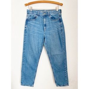 AE High Rise Mom Jeans 6 Short Rigid
